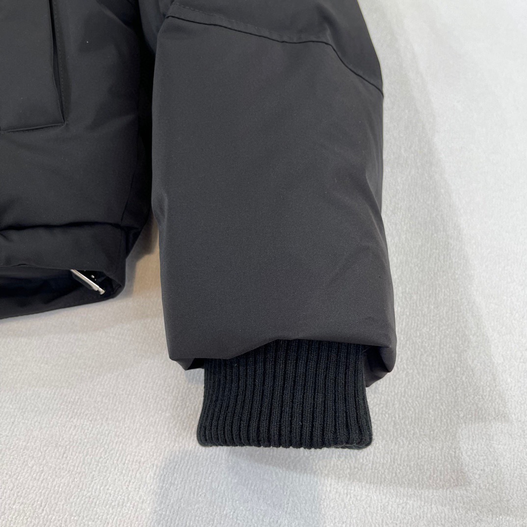 图片[5]-＃暖冬福利 AMI Paris｜FW22 AMI爱心轮廓形肩部标志/短款羽绒服 黑色 市面天花板2色 独家天花板 独家全套开模 遥遥领先 比价格的朋友仔细对比 面料辅料细节不再一一科普 差包烟的价格品质天壤之别 尺码 XXS XS-S(同码) M-L(同码)-选品中心