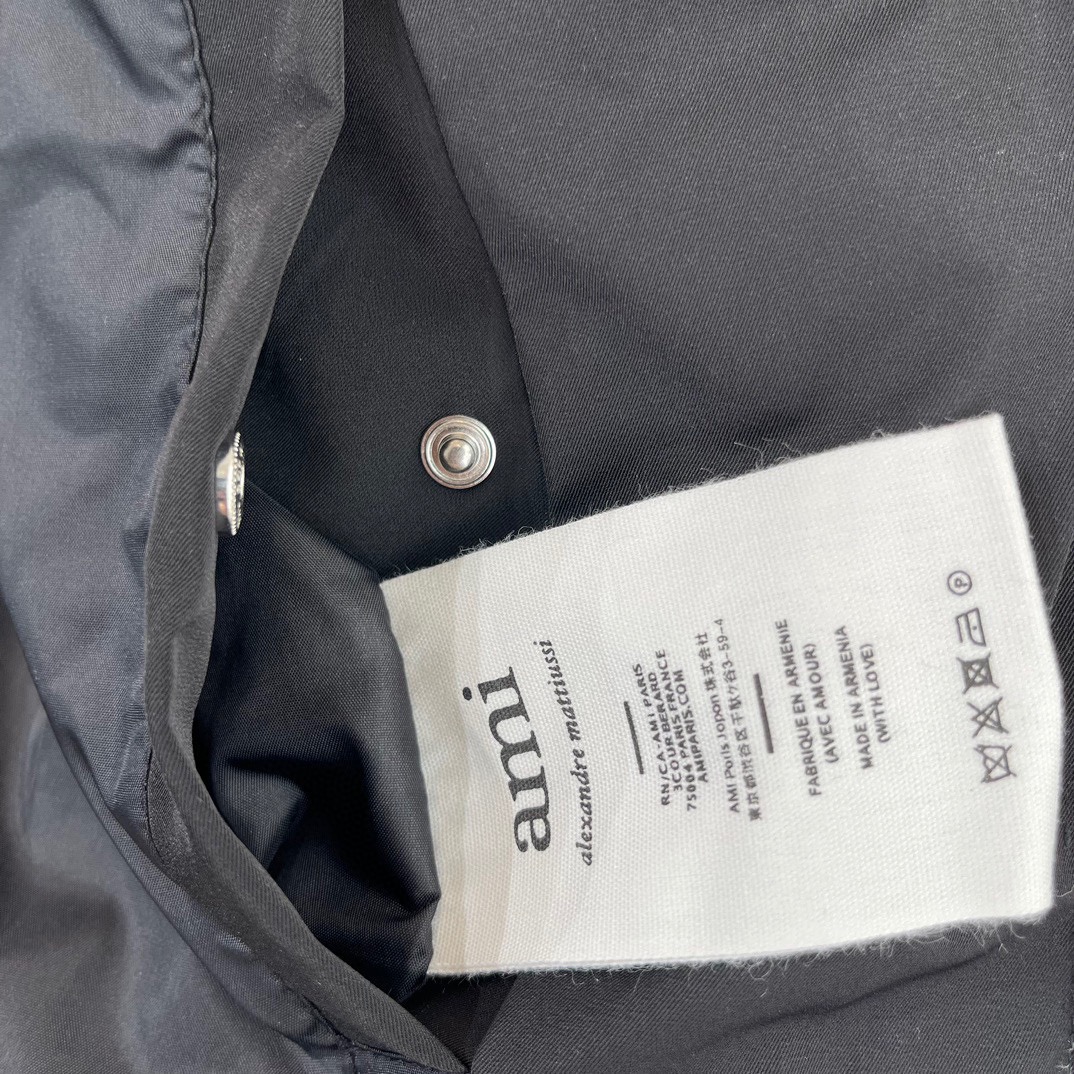 图片[8]-＃暖冬福利 AMI Paris｜FW22 AMI爱心轮廓形肩部标志/短款羽绒服 黑色 市面天花板2色 独家天花板 独家全套开模 遥遥领先 比价格的朋友仔细对比 面料辅料细节不再一一科普 差包烟的价格品质天壤之别 尺码 XXS XS-S(同码) M-L(同码)-选品中心