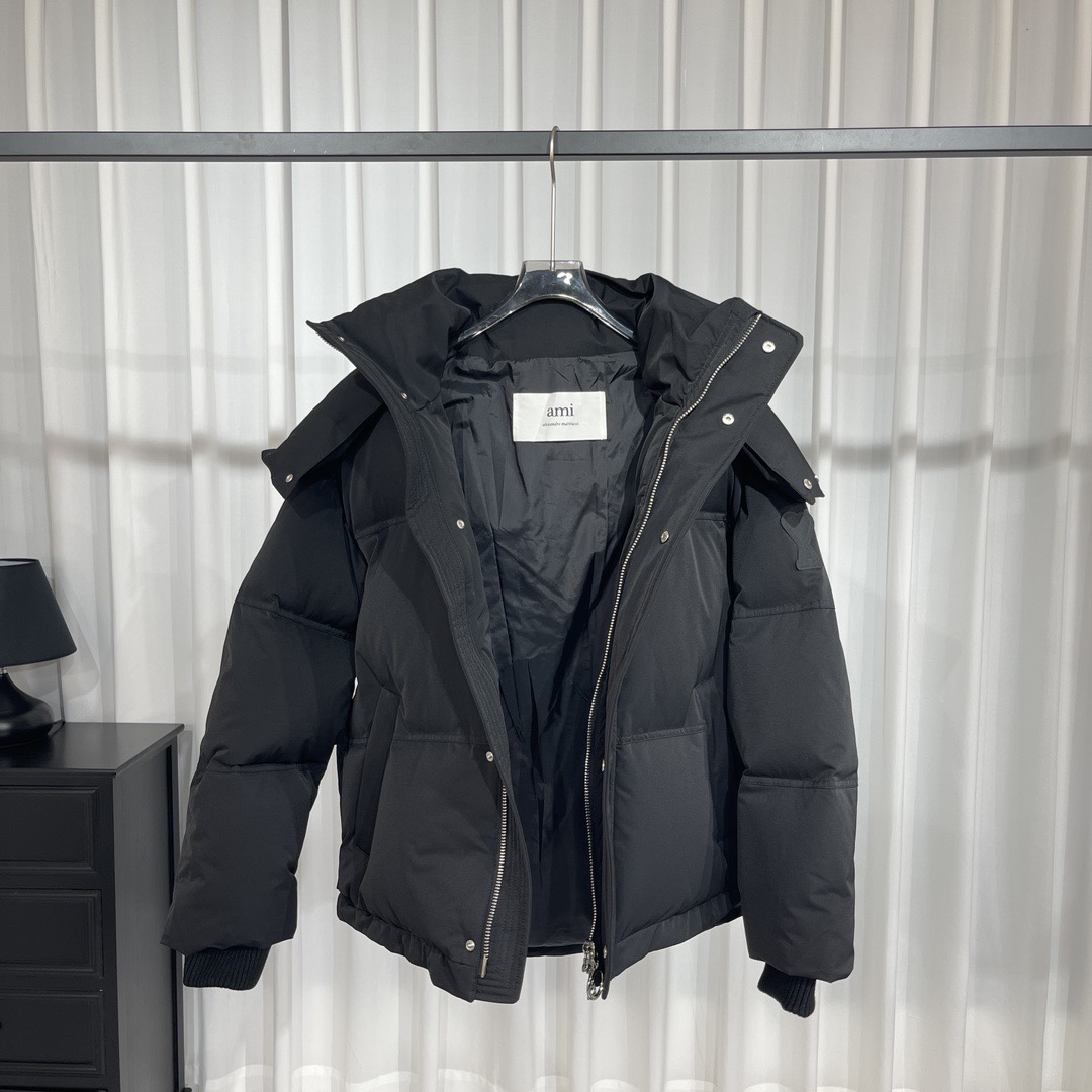 图片[2]-＃暖冬福利 AMI Paris｜FW22 AMI爱心轮廓形肩部标志/短款羽绒服 黑色 市面天花板2色 独家天花板 独家全套开模 遥遥领先 比价格的朋友仔细对比 面料辅料细节不再一一科普 差包烟的价格品质天壤之别 尺码 XXS XS-S(同码) M-L(同码)-选品中心