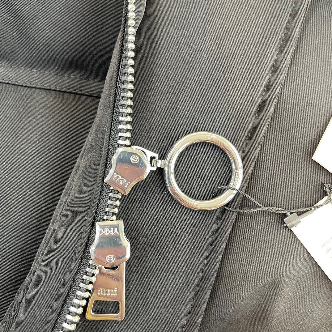 图片[9]-＃暖冬福利 AMI Paris｜FW22 AMI爱心轮廓形肩部标志/短款羽绒服 黑色 市面天花板2色 独家天花板 独家全套开模 遥遥领先 比价格的朋友仔细对比 面料辅料细节不再一一科普 差包烟的价格品质天壤之别 尺码 XXS XS-S(同码) M-L(同码)-选品中心