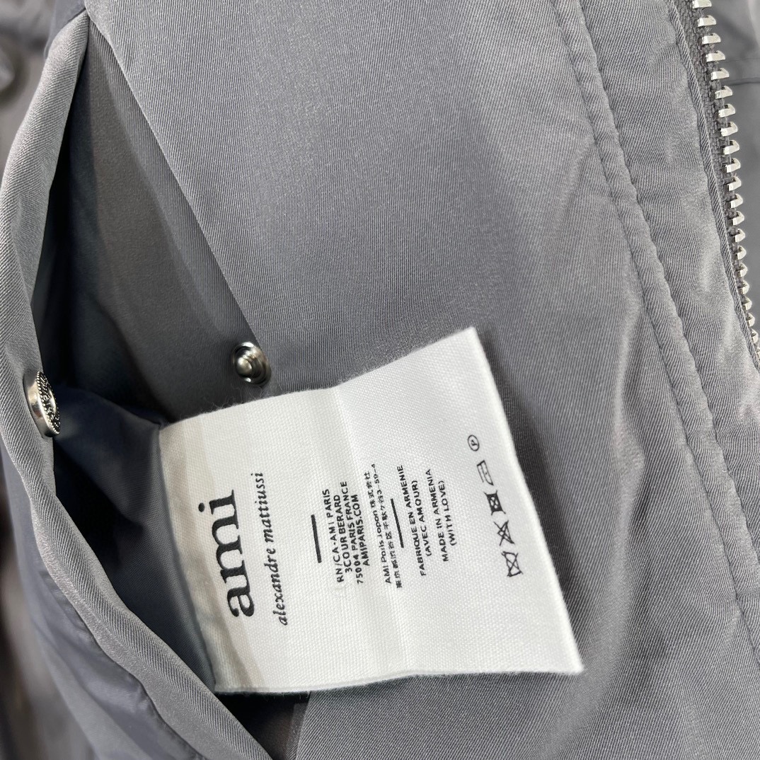 图片[7]-＃暖冬福利 AMI Paris｜FW22 AMI爱心轮廓形肩部标志/短款羽绒服 黑色 市面天花板2色 独家天花板 独家全套开模 遥遥领先 比价格的朋友仔细对比 面料辅料细节不再一一科普 差包烟的价格品质天壤之别 尺码 XXS XS-S(同码) M-L(同码)-选品中心