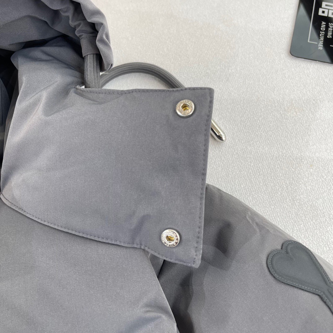 图片[5]-＃暖冬福利 AMI Paris｜FW22 AMI爱心轮廓形肩部标志/短款羽绒服 黑色 市面天花板2色 独家天花板 独家全套开模 遥遥领先 比价格的朋友仔细对比 面料辅料细节不再一一科普 差包烟的价格品质天壤之别 尺码 XXS XS-S(同码) M-L(同码)-选品中心