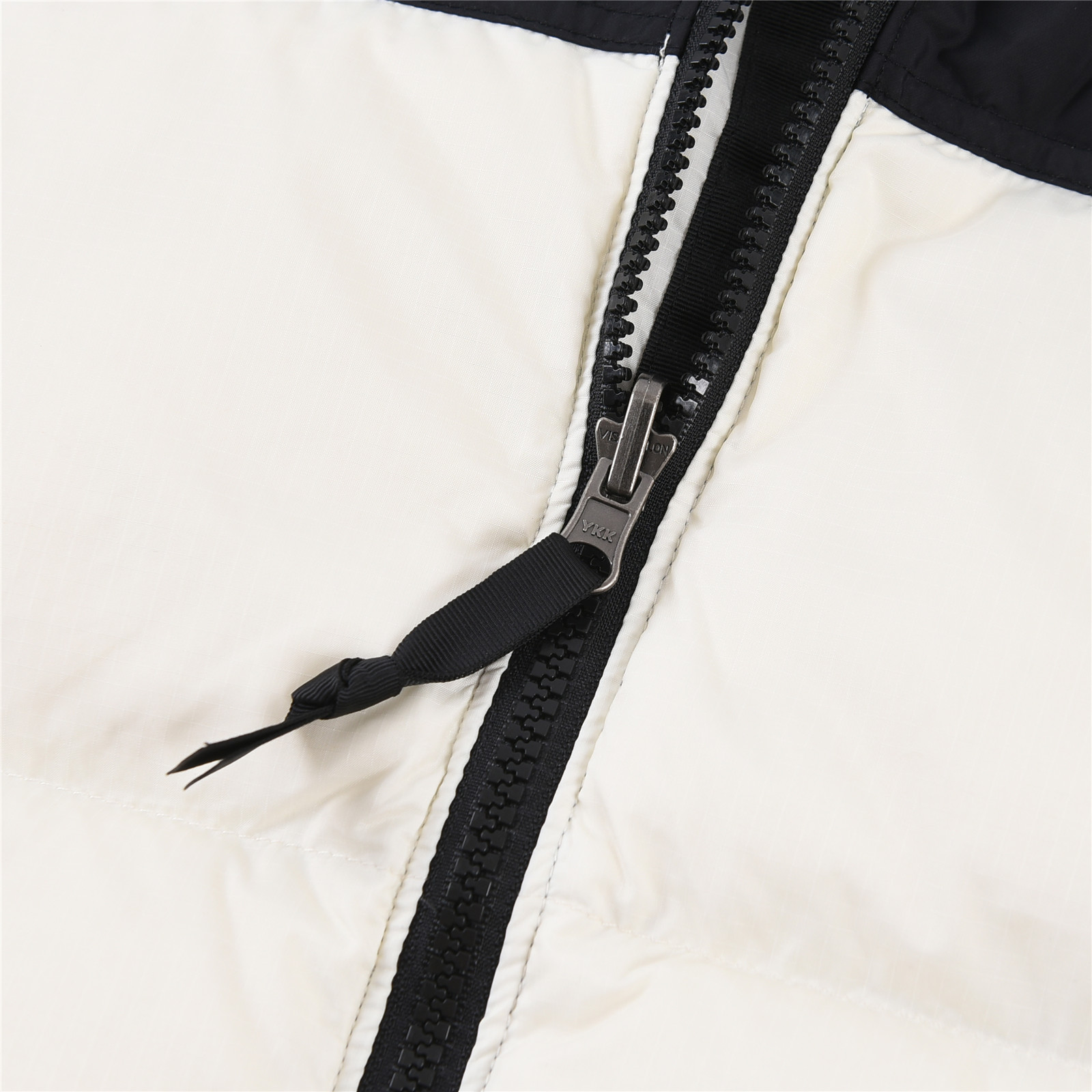 图片[5]-米白 高端！ The North Face 北面/1996NUPTSE TNF童装户外羽绒服 潮孩必备 比大鹅童装更时尚。 极高性价比的一款童装羽绒服，羽绒采用国标70绒 继承了成人版的御寒性与耐久性设计，让您的小小探险家也能体验到良好的保暖性能，轻松愉快的度过寒冷的冬季！ 尺码：100 110 120 130 140 150 160-选品中心