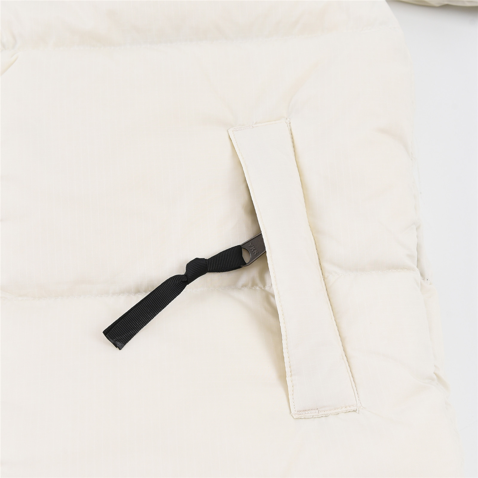 图片[7]-米白 高端！ The North Face 北面/1996NUPTSE TNF童装户外羽绒服 潮孩必备 比大鹅童装更时尚。 极高性价比的一款童装羽绒服，羽绒采用国标70绒 继承了成人版的御寒性与耐久性设计，让您的小小探险家也能体验到良好的保暖性能，轻松愉快的度过寒冷的冬季！ 尺码：100 110 120 130 140 150 160-选品中心