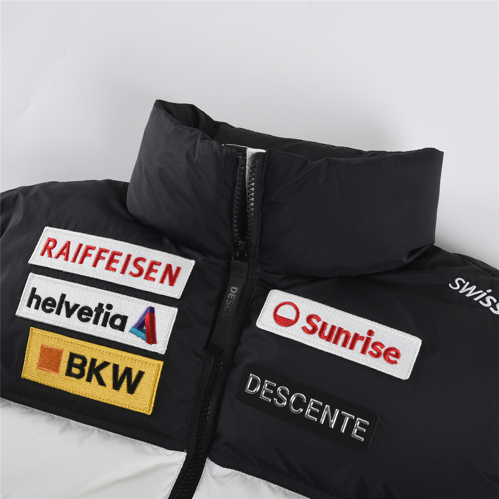 Descente Ski Style Audi Padded Down Jacket - Black/White Colors, XS-XXL Sizes 5 o 1j40f2jpu1trt1ccp13uu12uael72