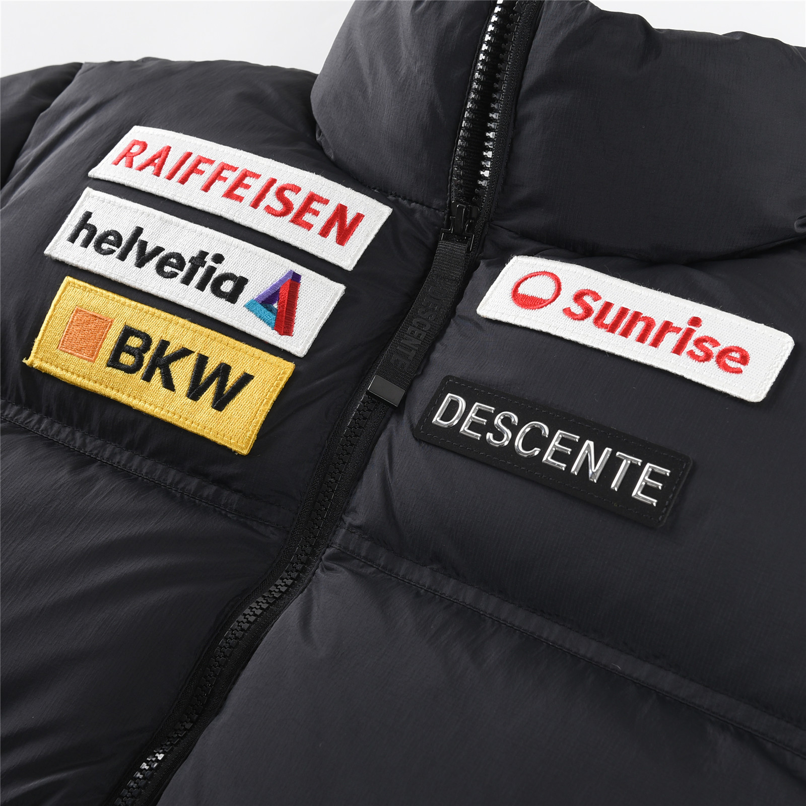 Descente Ski Style Down Jacket - Warm, Stylish, and Comfortable 5 o 1j40ht93cdmi1f5c1b9857981j4
