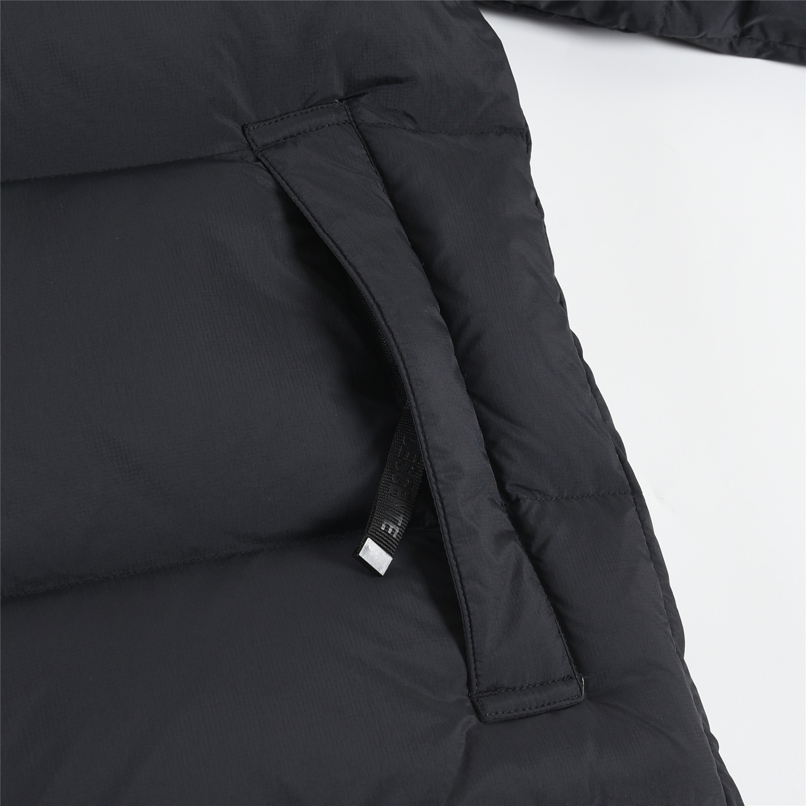 Descente Ski Style Down Jacket - Warm, Stylish, and Comfortable 8 o 1j40ht93fpbf1lsko0ten61rct7