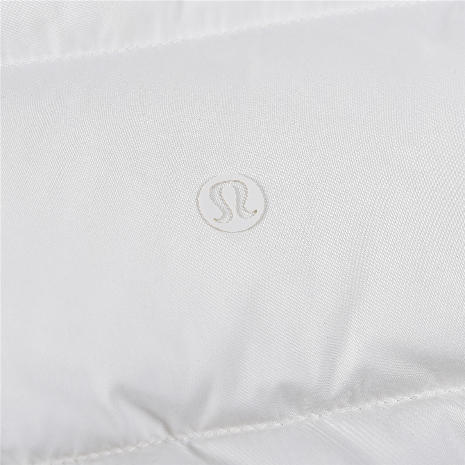 Lululemon Wunder Puff Padded and Quilted Down Padded Jacket for Kids 5 o 1j4la3hfm1oi61gr51i4680j5t3
