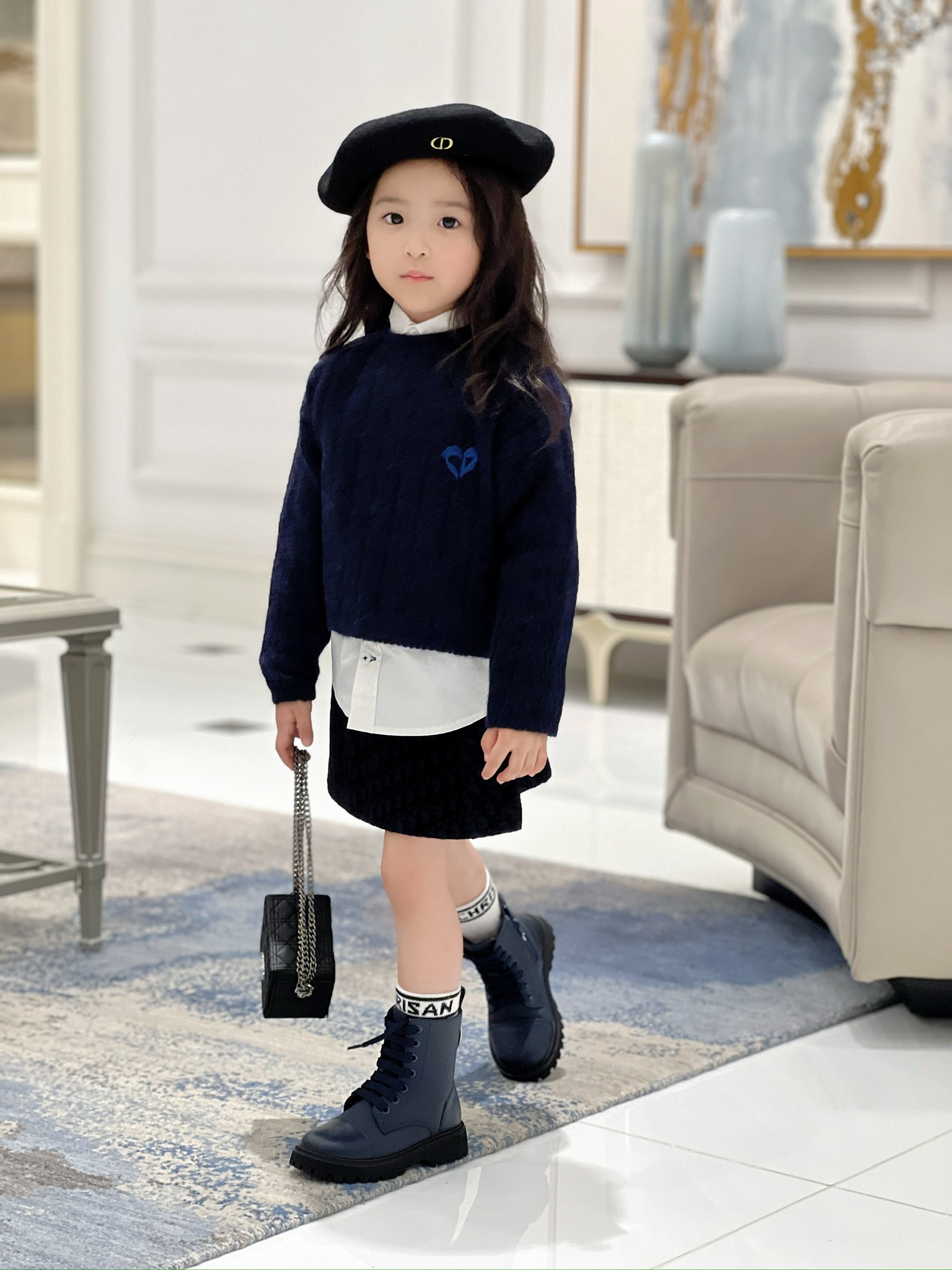 Delicate Princess Sweater with Beautiful Shoulder Buttons - 图片 7