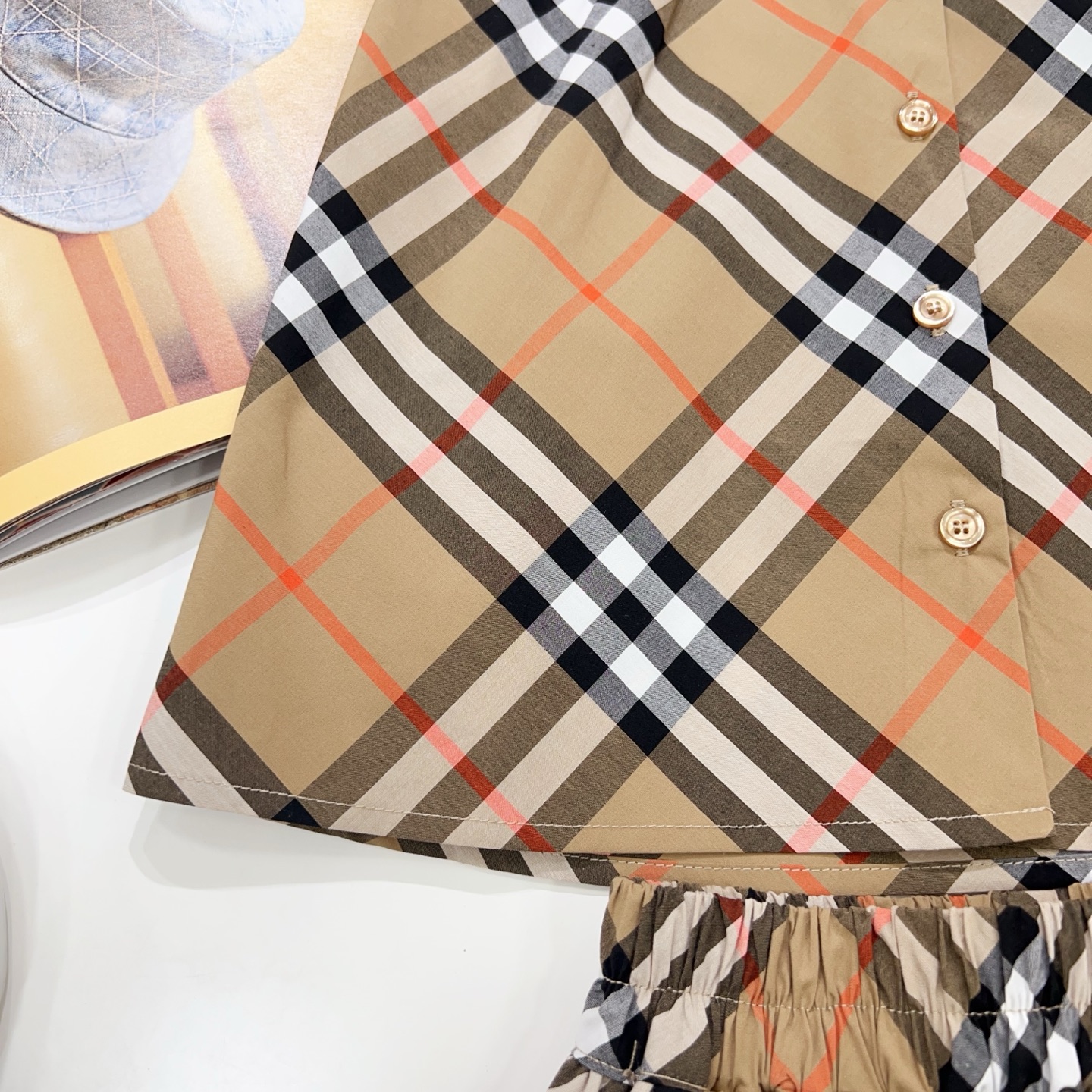 Burberry Kids Classic Check Two-Piece Set - Timeless Style for Your Little One 10 i1744218343804 4793 0 8