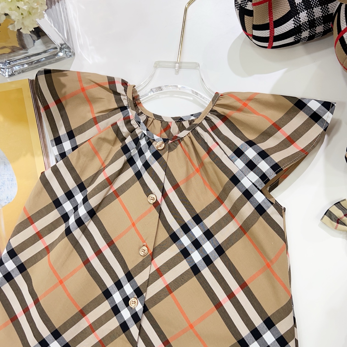 Burberry Kids Classic Check Two-Piece Set - Timeless Style for Your Little One 5 i1744218343830 5878 0 6