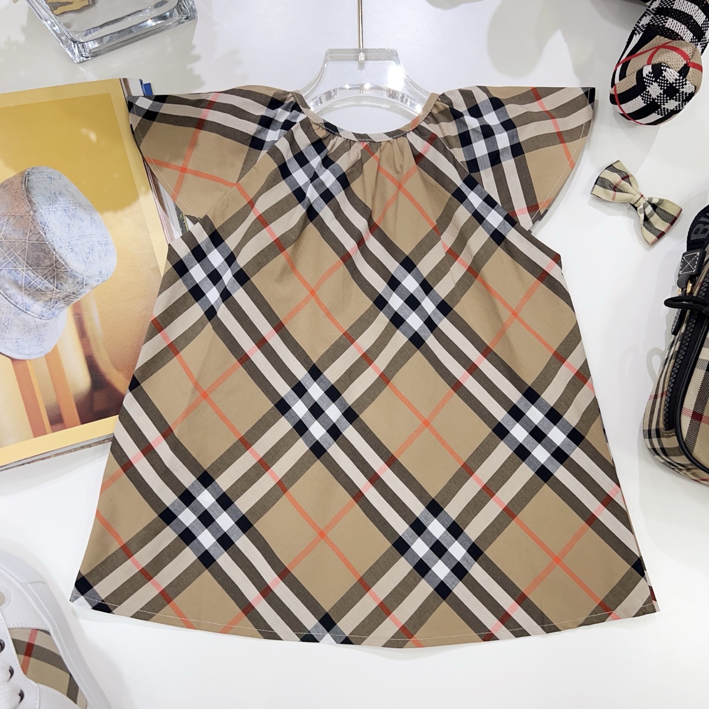 Burberry Kids Classic Check Two-Piece Set - Timeless Style for Your Little One 3 i1744218344816 8131 0 1