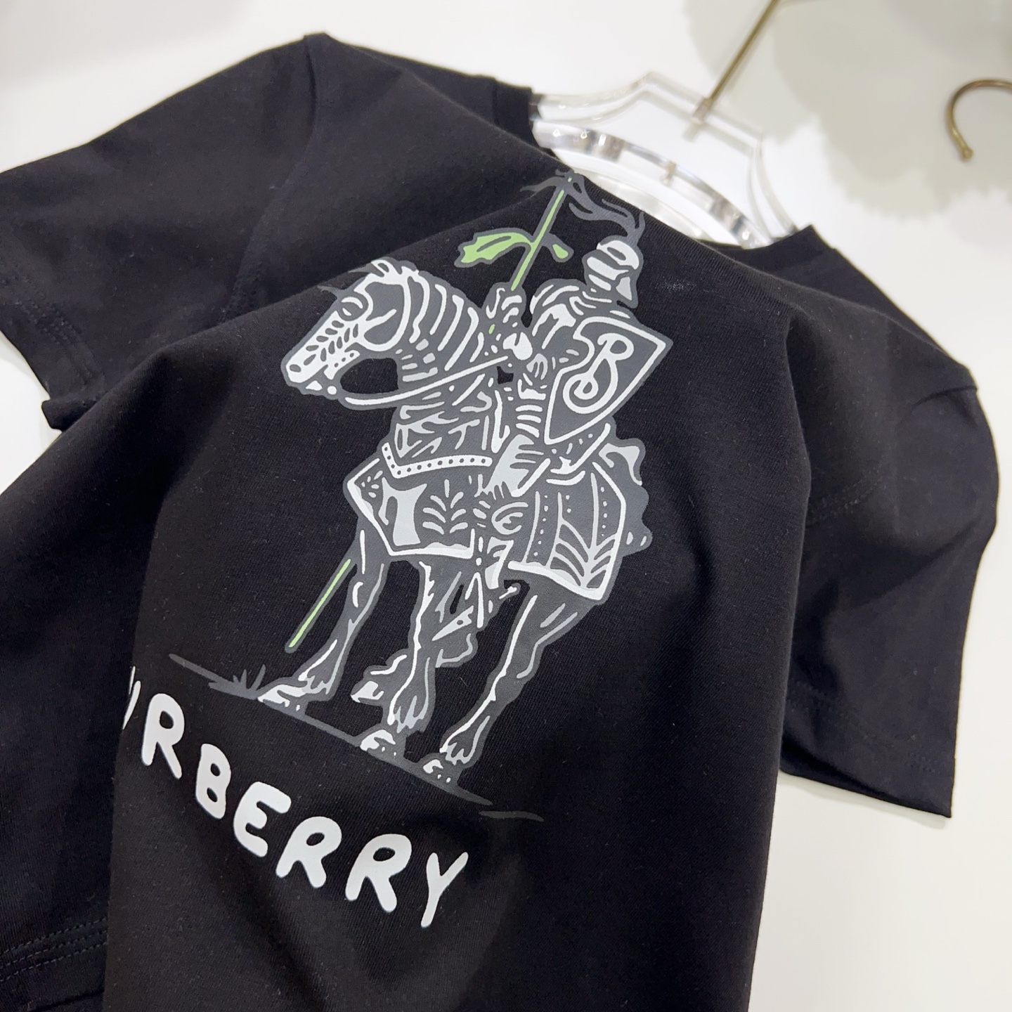 Burberry Kids Black Cotton T-Shirt with Knight & Daisy Graphic (Size 100-160) 7 i1748543697890 2106 0 5