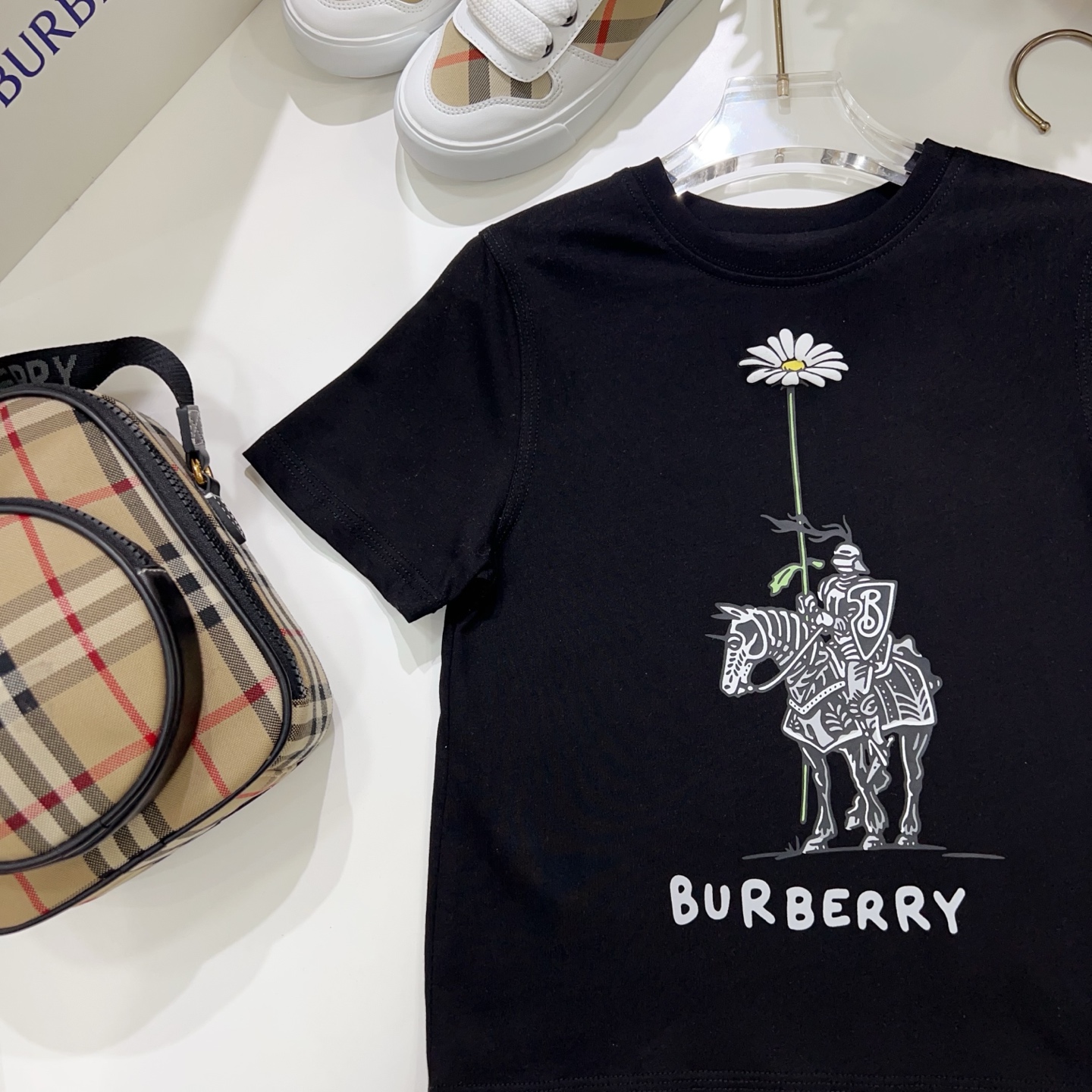 Burberry Kids Black Cotton T-Shirt with Knight & Daisy Graphic (Size 100-160) 3 i1748543697900 582 0 1