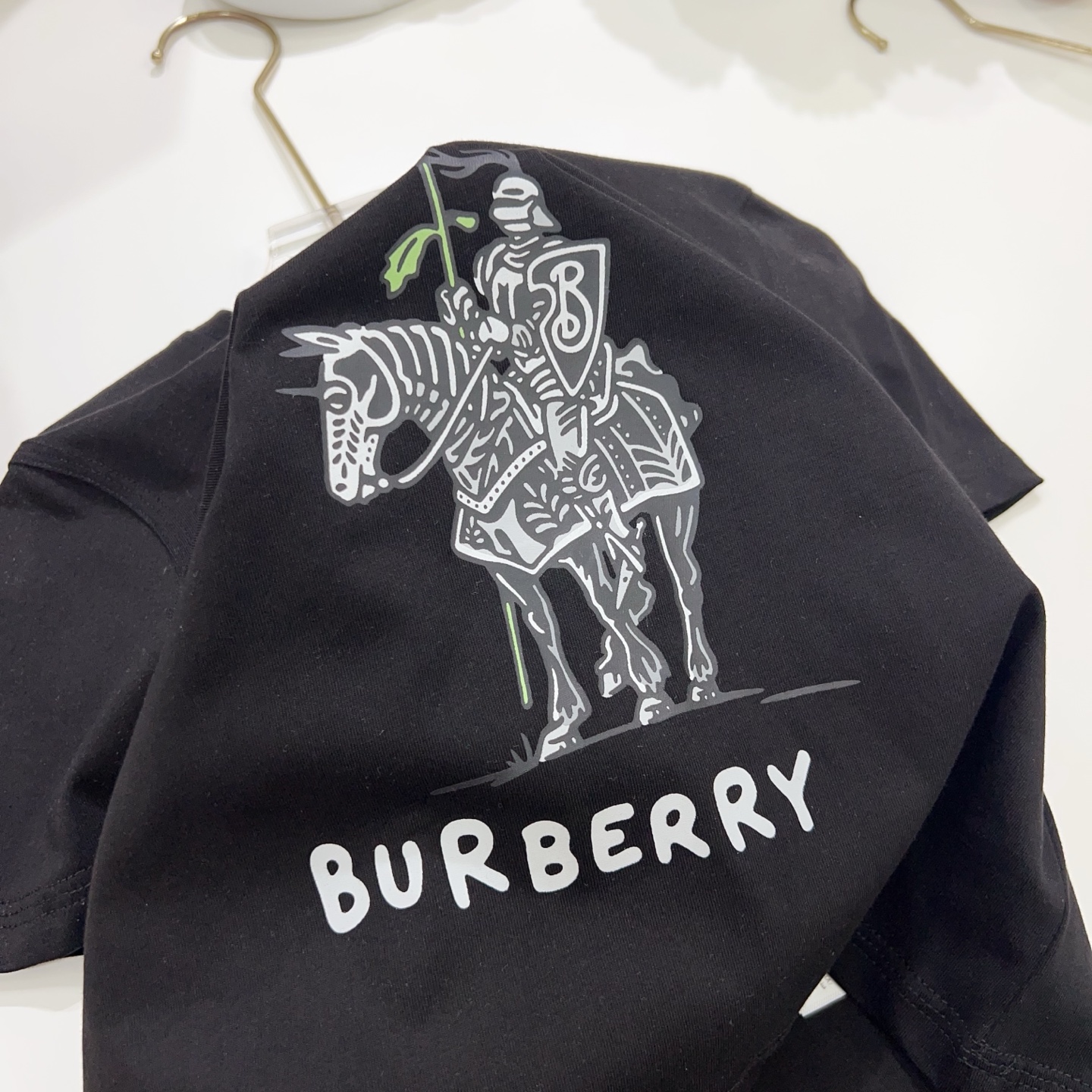 Burberry Kids Black Cotton T-Shirt with Knight & Daisy Graphic (Size 100-160) 10 i1748543699974 8991 0 8
