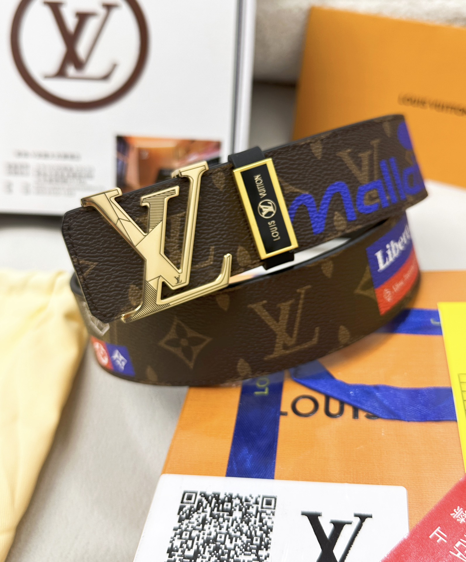 mirror copy luxury
 Louis Vuitton Belts Best Replica 1:1
 Doodle Steel Buckle Cowhide Genuine Leather