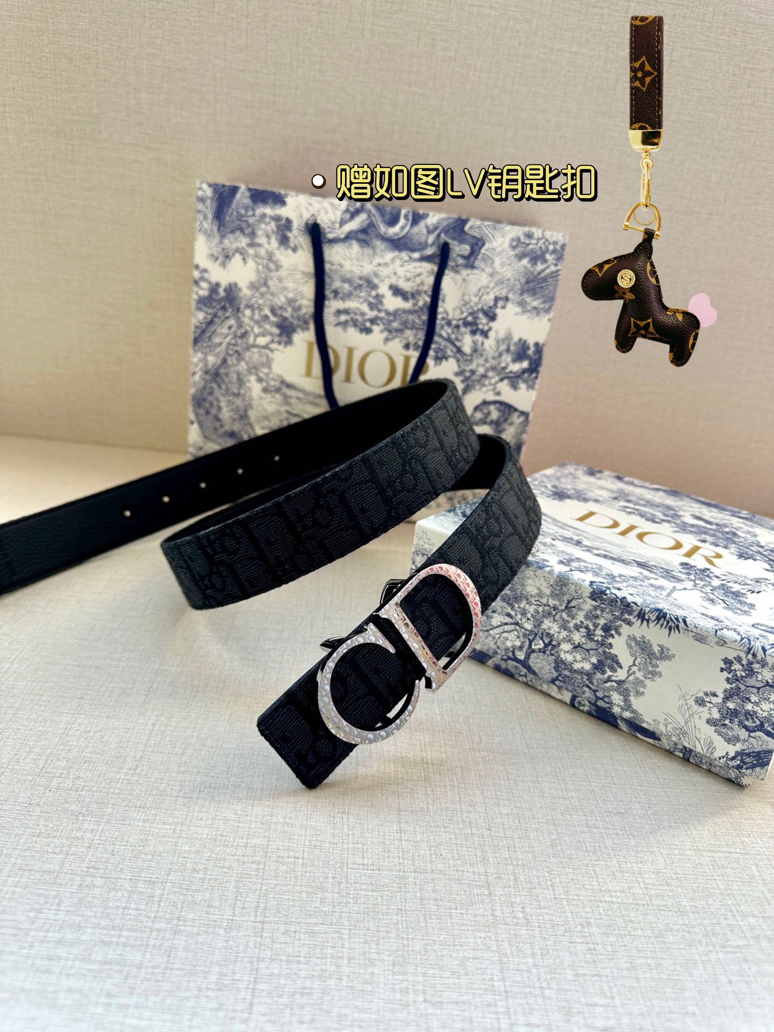 Original, width 3.5cm DIOR Dior reversible belt, charming and diverse, crafted from multiple materials, adding a finish…