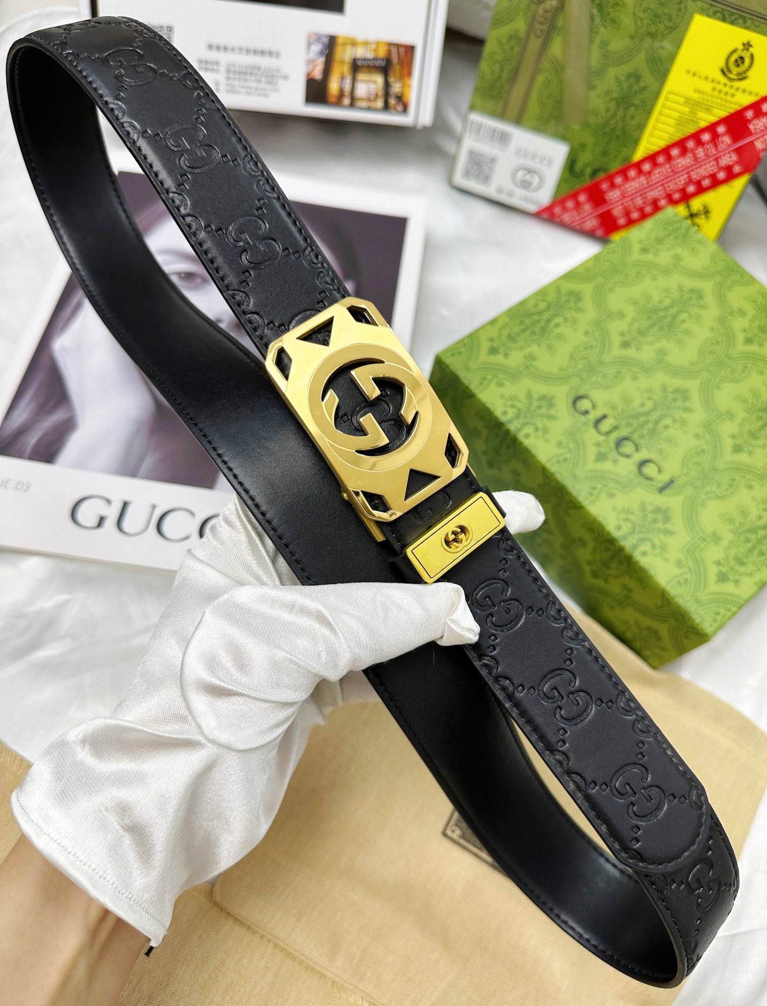 💯皮带：古奇..GU..CCI✈️自动扣- P150
💯腰带：顶级原单复刻版.古驰.自动带系列🐂百分百进口原厂头层牛皮，保证真皮。雕花镂空🌟工艺.真空电镀.永不掉色.24K纯钢扣🌈头层小牛皮GG纹理🎨滑道自动款✨专柜同等质量，  送人自用首选✈️
💯包装： 请认准如图专柜包装，赠送打孔器，银联发票，宽度3.5mm