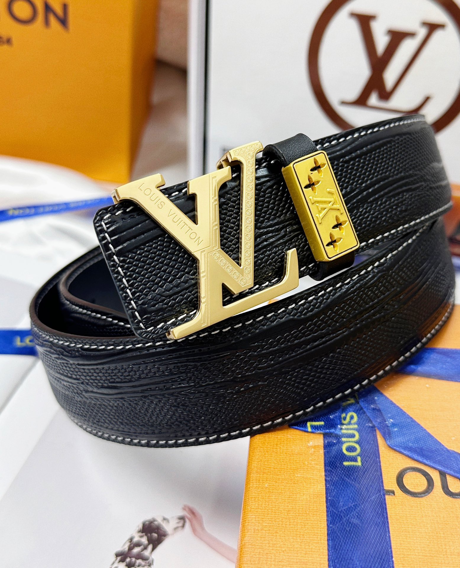 💯 LV.. .. ️✈️ . 💯 🐂 🌟 . . .24K 🌈 🎨 ✨ ✈️ 💯 4.0cm Cintura