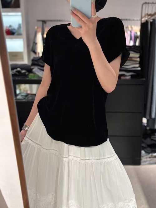 Elegant Silk Velvet V-Neck Top with Waist-Defining Ruching Detail 1 Elegant Silk Velvet V-Neck Top with Waist-Defining Ruching Detail