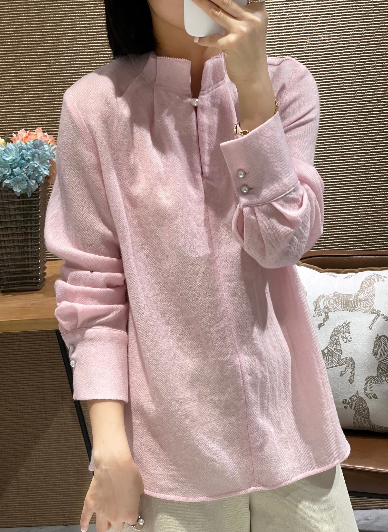 Elegant Women's 100% Wool Top - Classic Style, Comfortable Fit 4 a1755513601492 1237