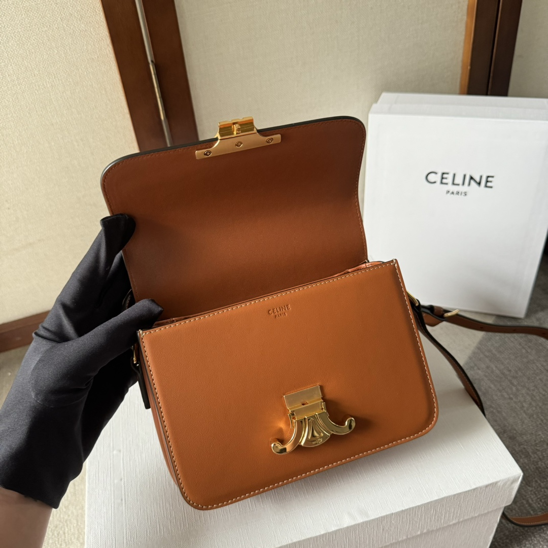Celine Teen Triomphe Bag: Classic Design with Signature Double C Clasp 8 i1713090783 3405 7