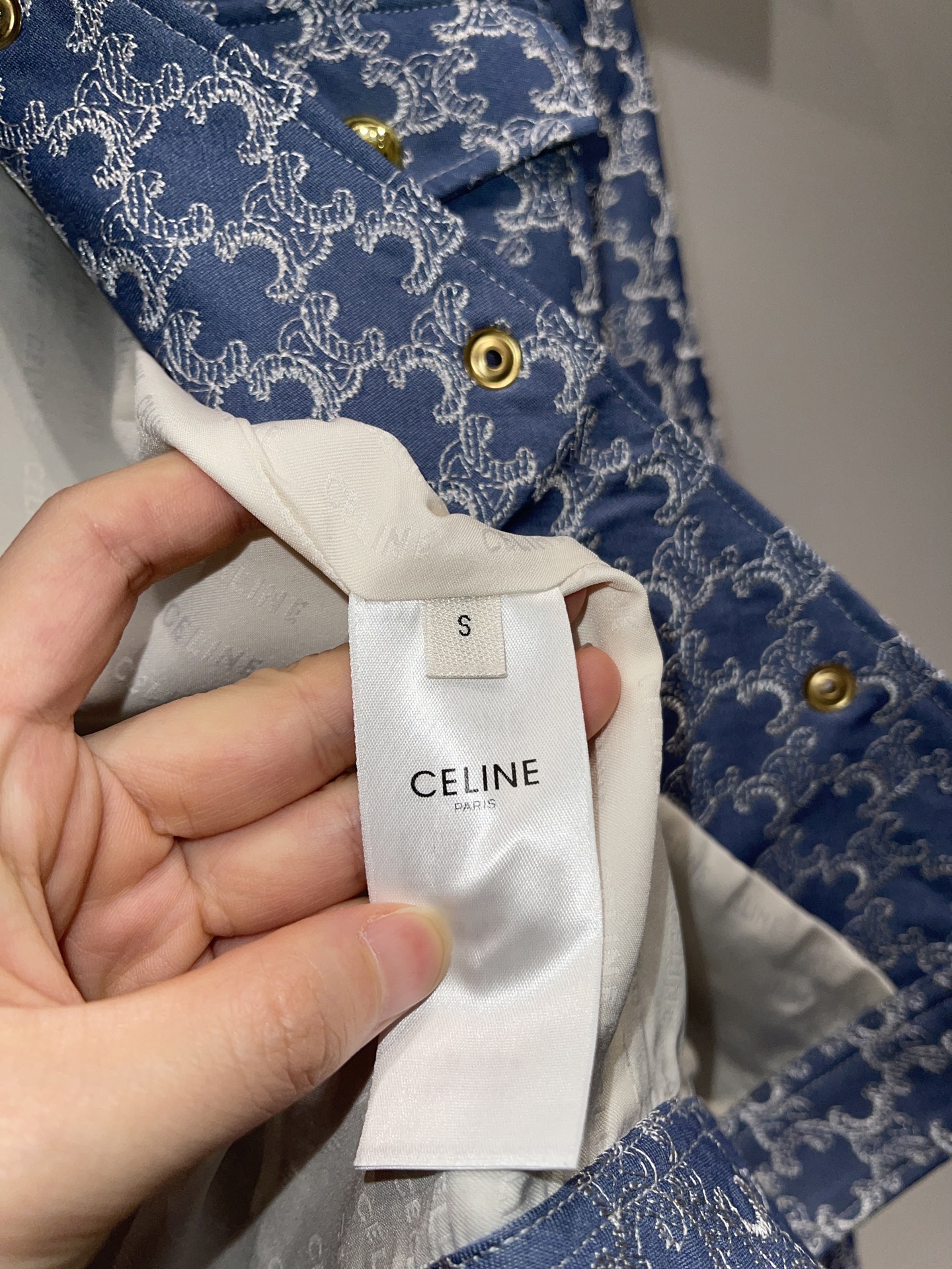 Female Suit with Wrapper and Cowboy Embroidery: P1426 Ces*25FW Collection Review - 图片 7