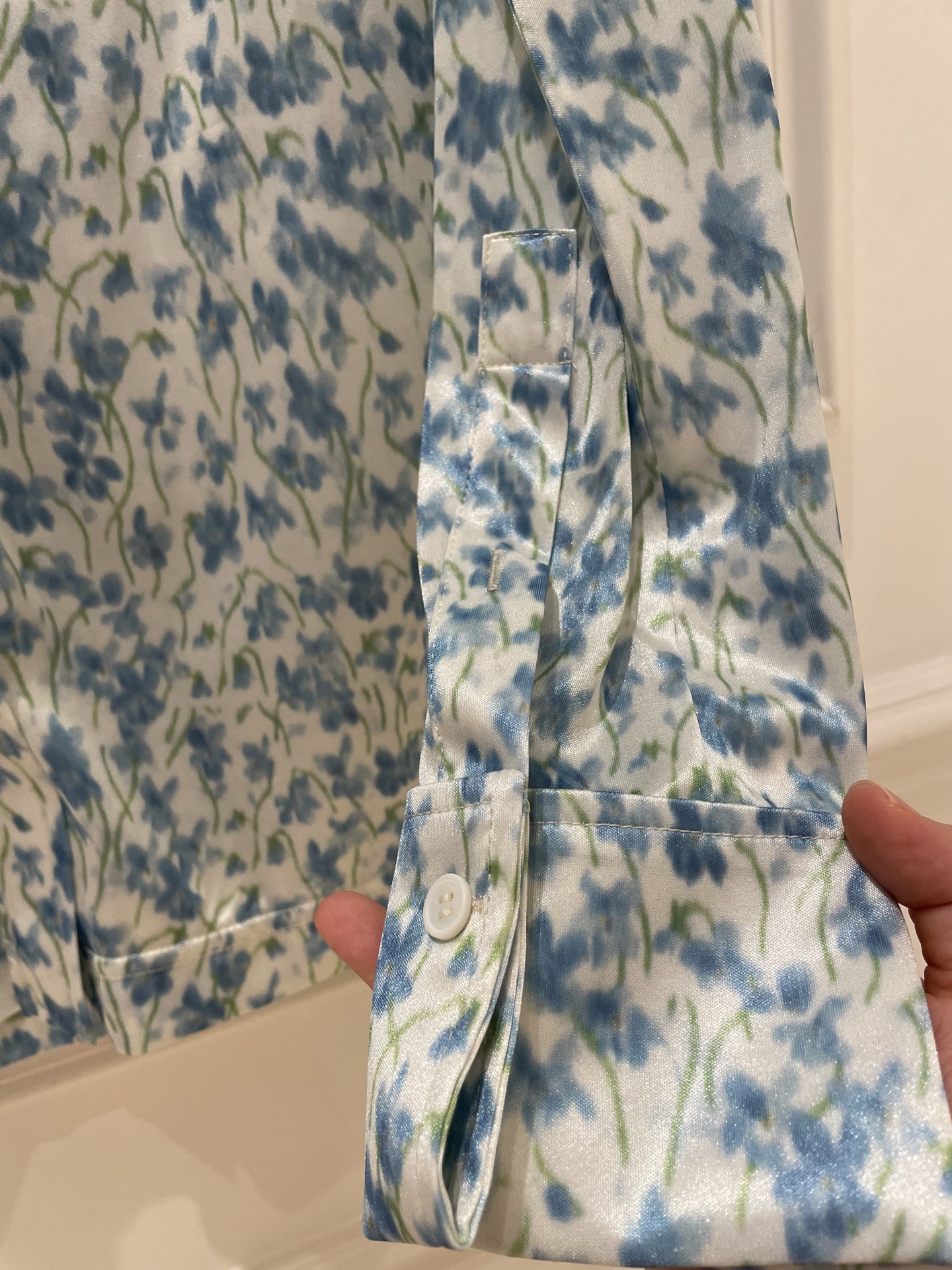 Title: P984 Women’s Suit with Violet Orchid Shirt – Stylish, Customizable, and Versatile. Sizes: S, M, L. - 图片 5