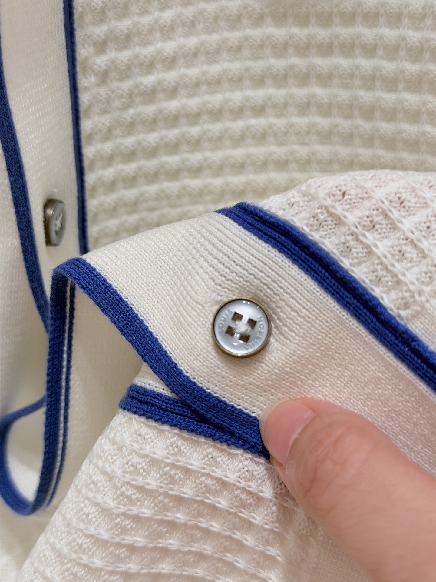 루이비통 여성 가디건 131883 Louis Vuitton Cardigan 썸네일 이미지