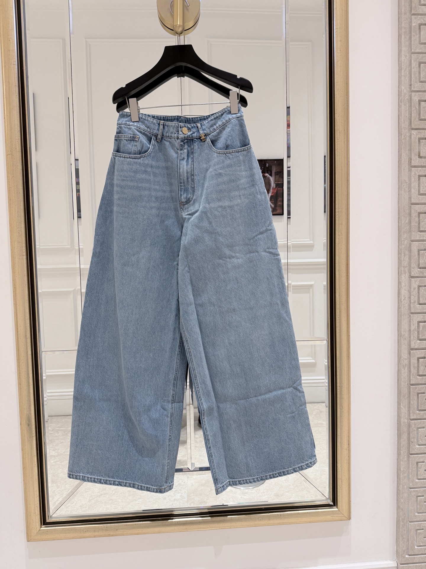NO:900007,Cha* wide-leg pants with double C embroidery on the back pocket are very recognizable! High-waisted straight wide-leg design, modifying the leg shape, comfortable and not tight SML.P, Chanel-clothing, chanel,19860909Cha*阔腿裤 后袋双C刺绣超有辨识度!高腰直筒阔腿设计,修饰腿型,穿着舒适不紧绷 SML.P,香奈儿-服装,chanel,,Women's clothing