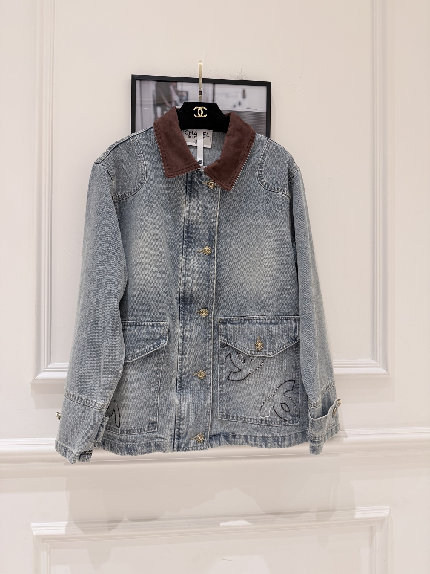 NO:950834,Cha* 26-year exclusive new Xiaoxiang second-hand vintage series, lapel splicing, retro wash, simple and versatile denim jacket. A great tool for layering in autumn and winter F., Chanel-clothing, chanel, jackets & coats,19860909Cha* 26年独家新款小香中古vintage系 翻领拼接复古水洗 简约百搭牛仔外套.秋冬叠穿神器 F.,香奈儿-服装,chanel,jackets & coats,,Women's clothing