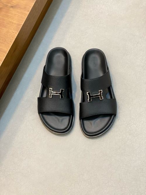 Elegant Men's Leather Sandals with H Buckle, Comfortable and Stylish