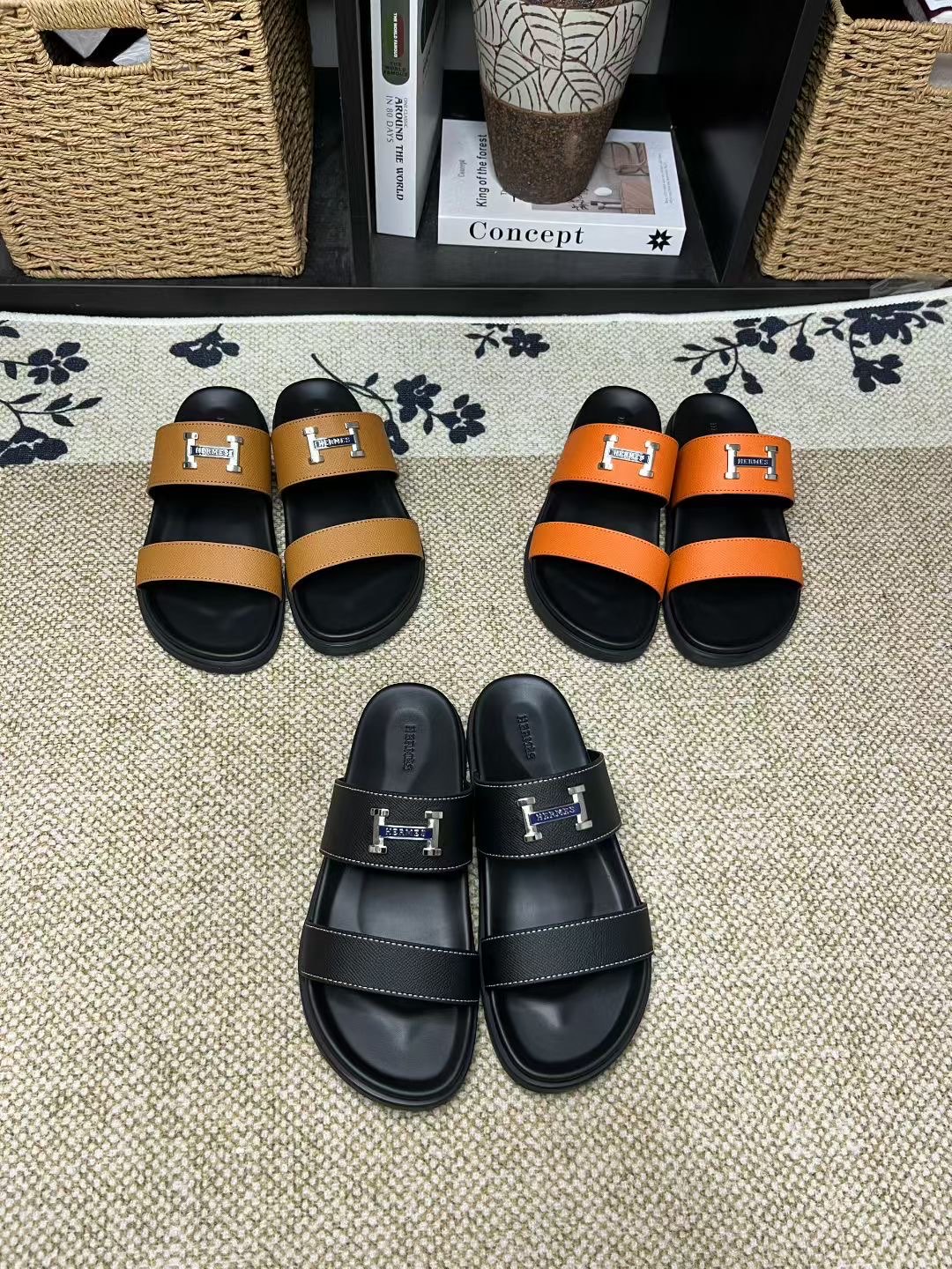 P220 长期有货 情侣款HERMES】新款爱马仕拖鞋,面料牛皮,耐磨防滑橡胶大底。时尚大气 码数:36-46