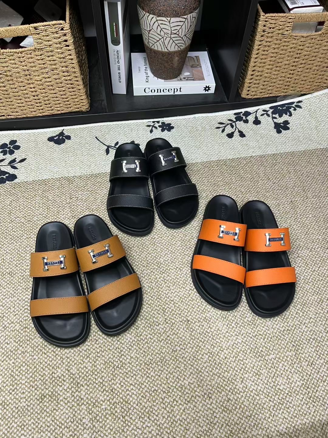 P220 长期有货 情侣款HERMES】新款爱马仕拖鞋,面料牛皮,耐磨防滑橡胶大底。时尚大气 码数:36-46