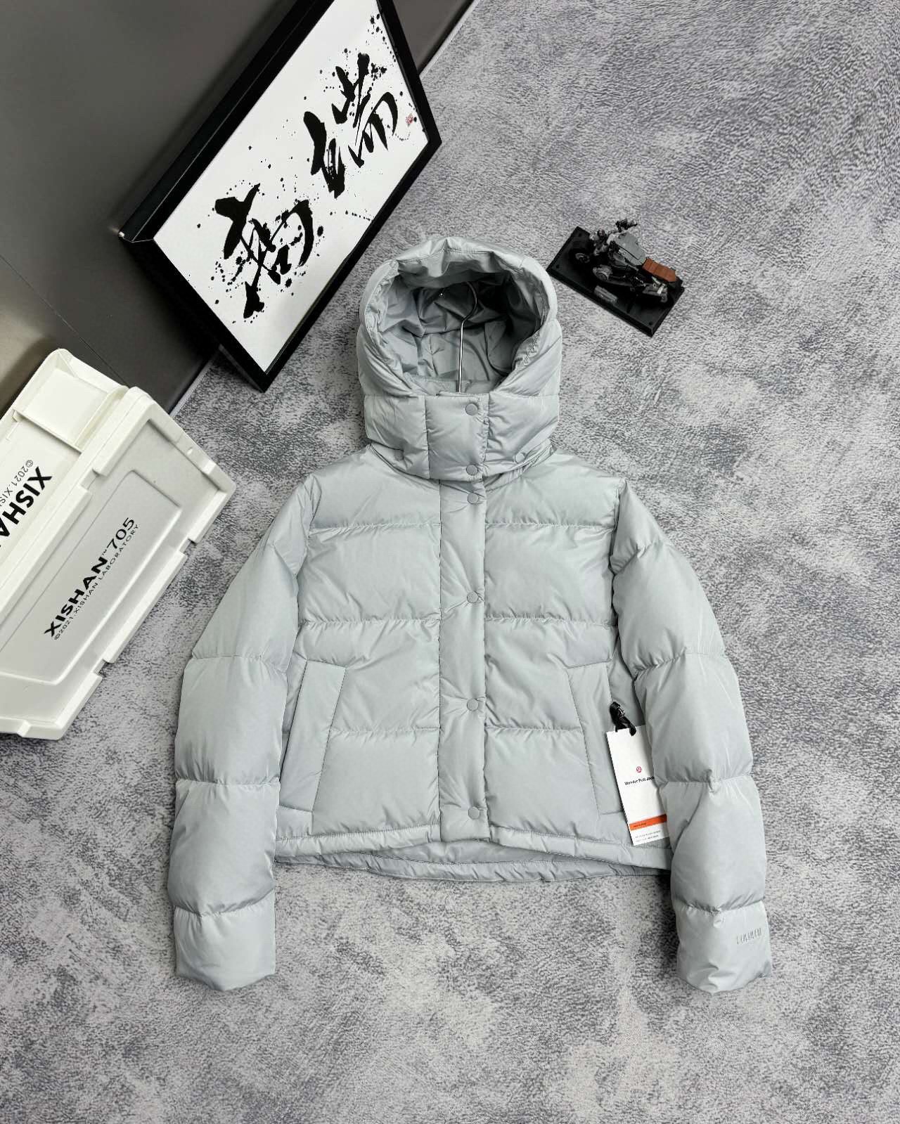 Lullumon Loulemon Wunder Puff Jacket: Stylish, Warm, and Water-Proof Fashion Essential - 图片 6