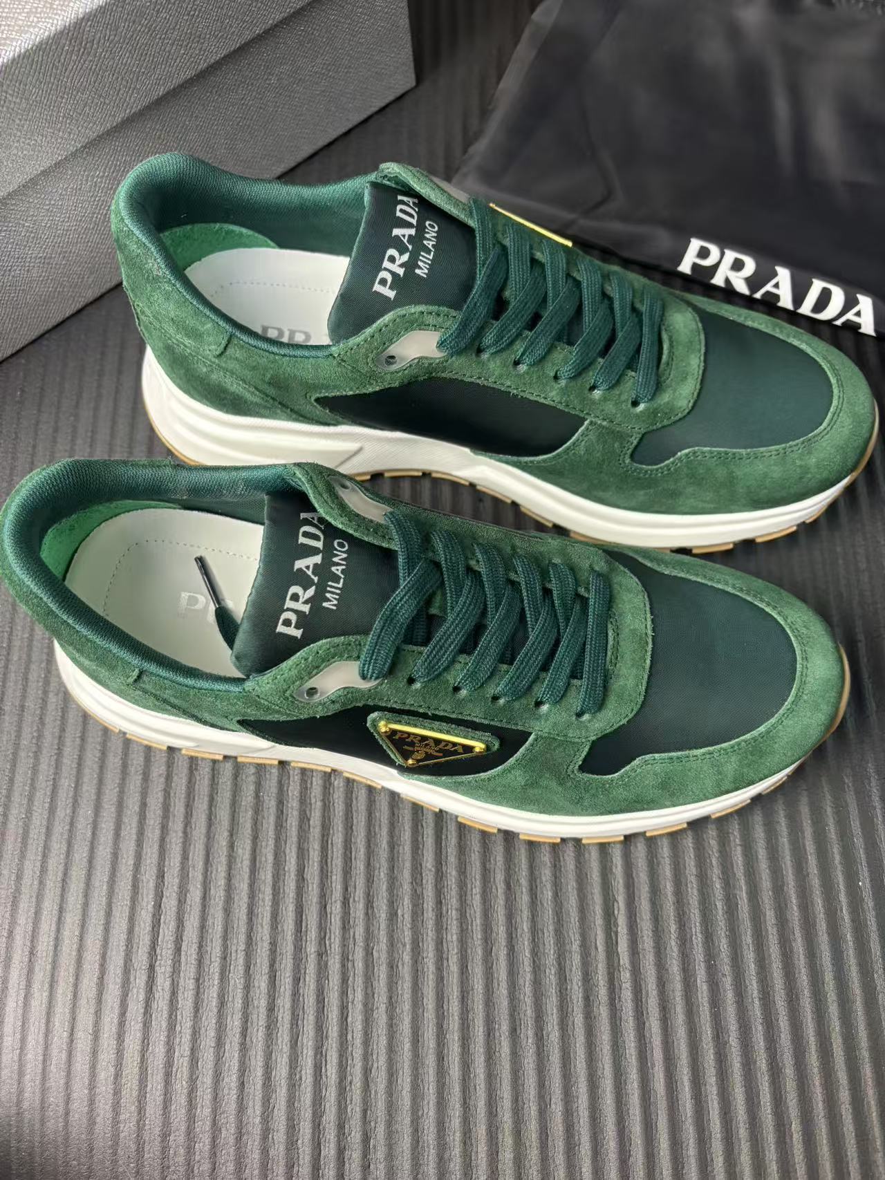 NO:273365,Green 39---45,19860909绿色39---45,,Men's shoes