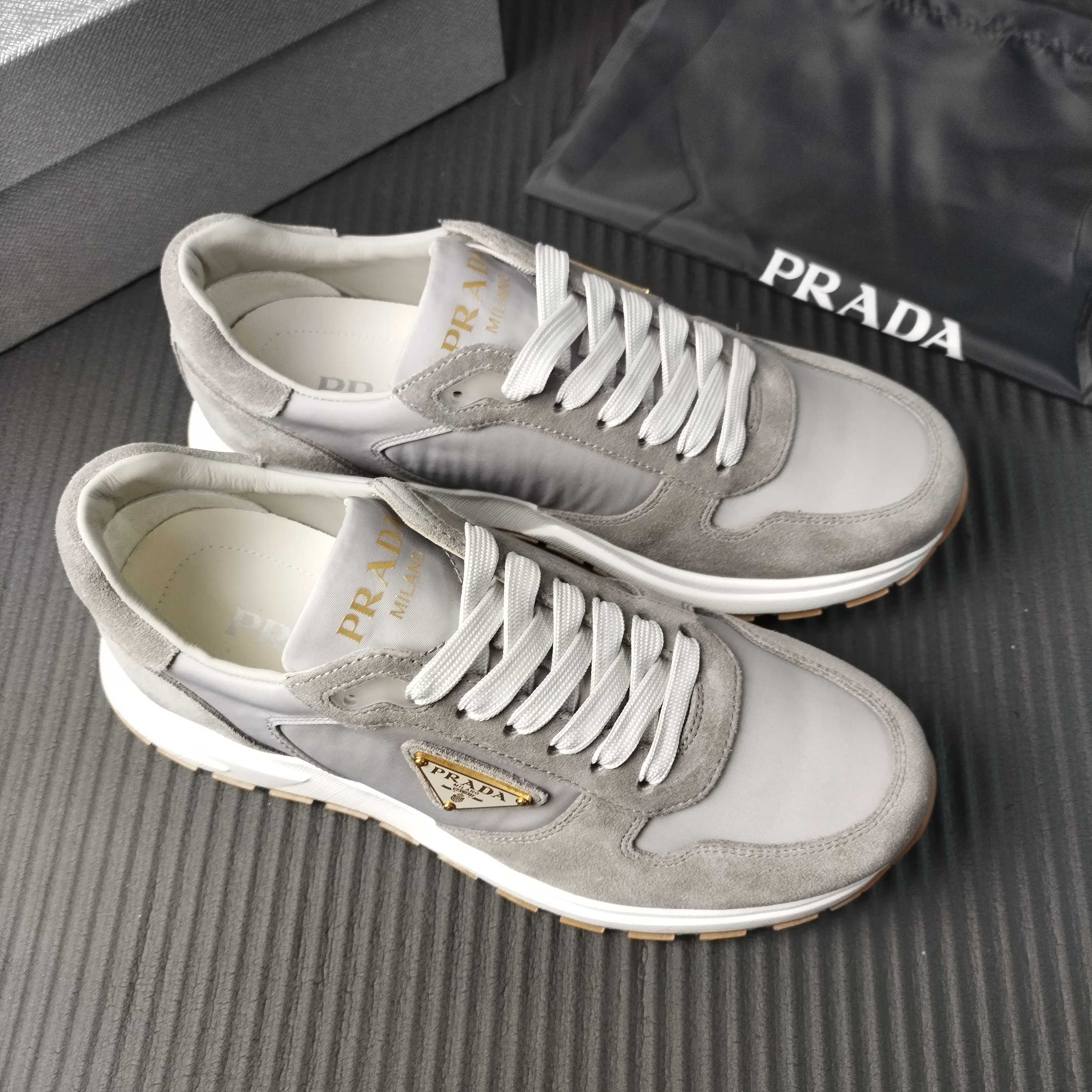 NO:273367,Silver gray 39---45,19860909银灰色 39---45,,Men's shoes