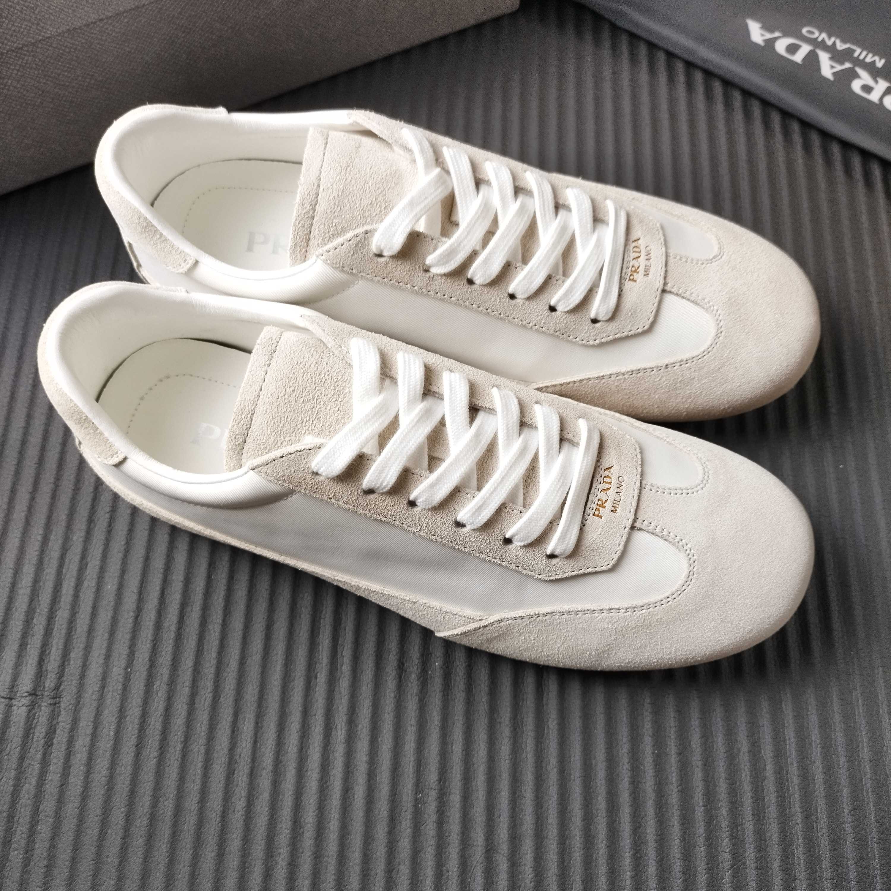 NO:284449,39---45 white,1986090939---45 白色,,Men's shoes