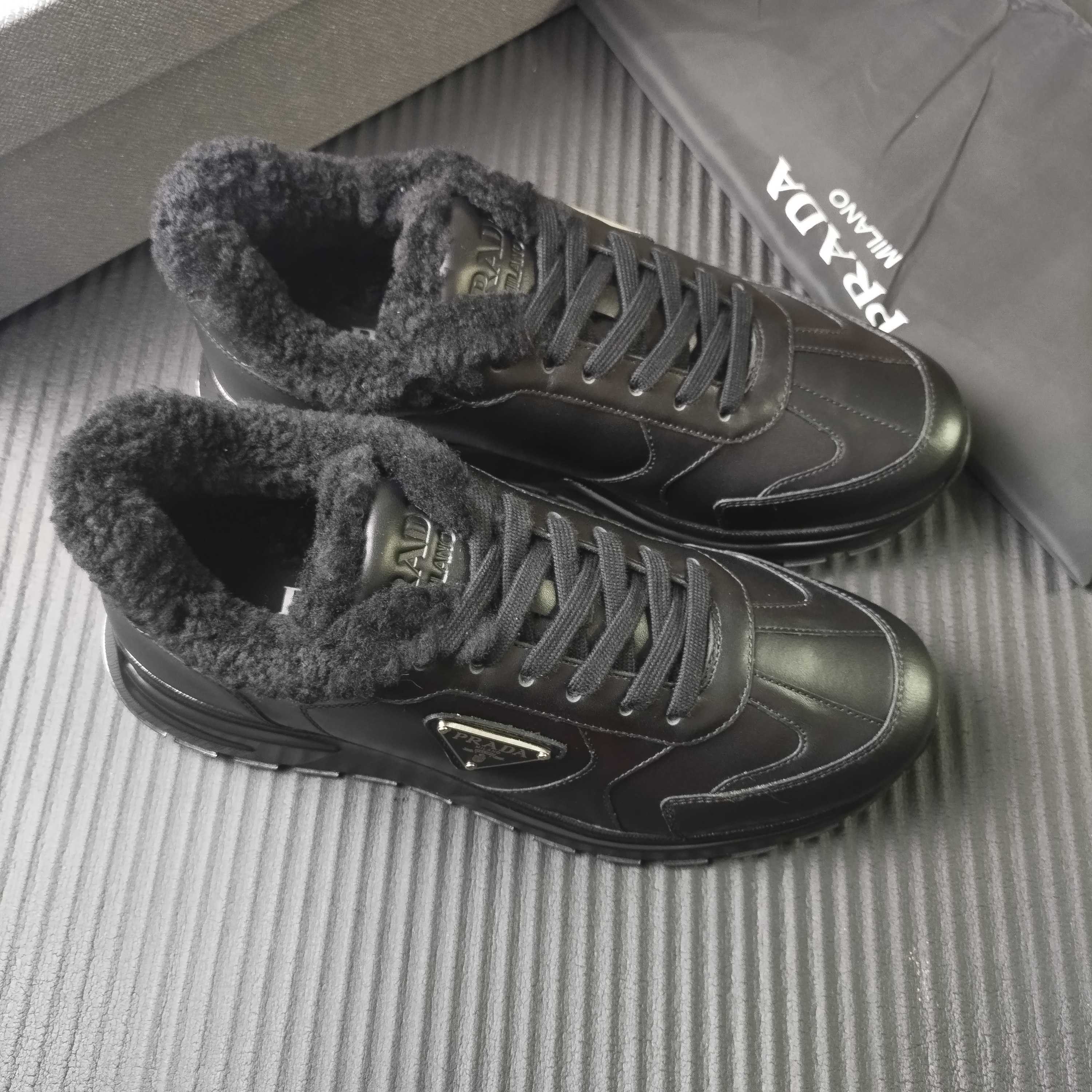 NO:556338,Real sheep boots 39----45 black leather,,boots19860909真羊靴 39----45 黑皮,,boots,Men's shoes