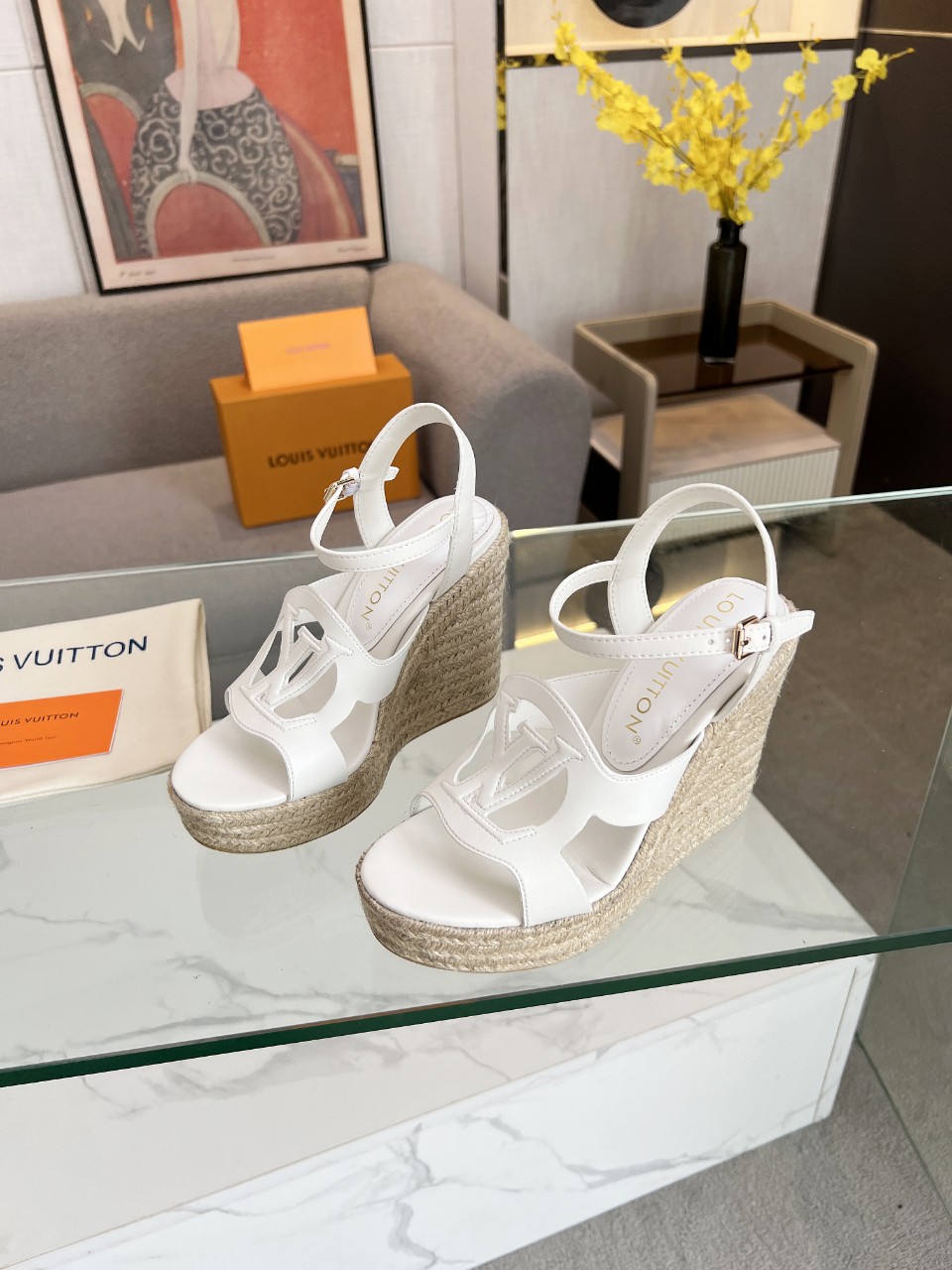 NO:231740,The latest model, wedge height 11cm, purchasing grade, a very popular lv2025 new style, new color system, electric embroidery craftsmanship, exquisite, fine, ——Original unwrapped 1/1 copy ★Small foot makes the feet look small, very comfortable, slim and white, original electric embroidery on the upper, retro beauty ★Inner sheepskin ★Original outsole ★Original mold opening, outsole, anti-slip 35/42, sandals, louis vuitton, sandals, sheepskin19860909最新款 坡跟跟高11cm 代购级————很爆的一款 lv2025新款新色系 电绣工艺 精美 精细 ————原版解拆 1/1复制 ★上脚超显脚小 非常舒适 显瘦又显白 鞋面原版电绣 复古美 ★内里 羊皮 ★原版大底 ★原版开模 大底 防滑 35/42,凉鞋,louis vuitton,sandals,sheepskin,Women's Shoes