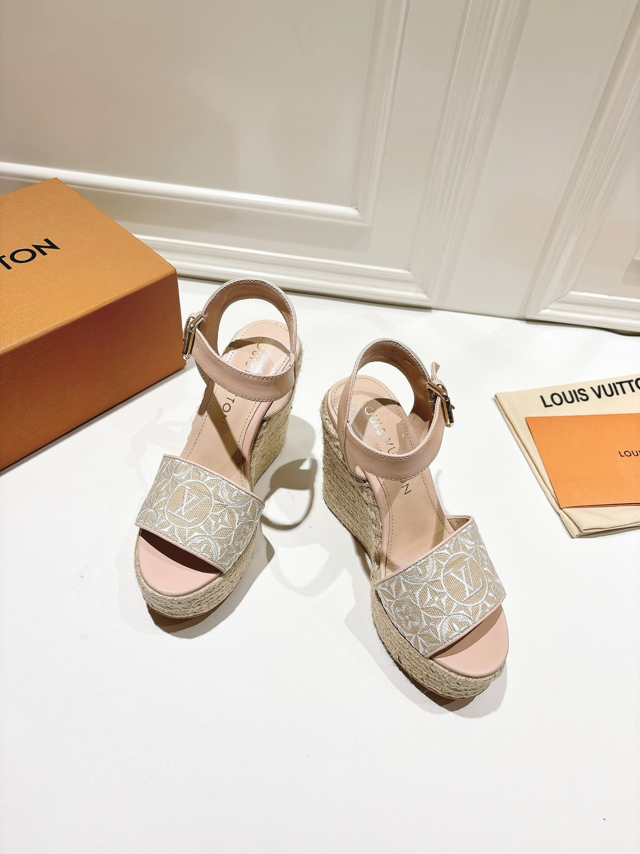 NO:408209,The latest VUITTON LOUI.大家中国 ￣ ￣ ★Top version ★Original development Exclusive model opening ★Size 35/42, sandals, louis vuitton, sandals19860909最新款VUITTON LOUI .馿家系列￣￣ ★顶级版本  ★原版开发 独家开模 ★码数35/42,凉鞋,louis vuitton,sandals,Women's Shoes