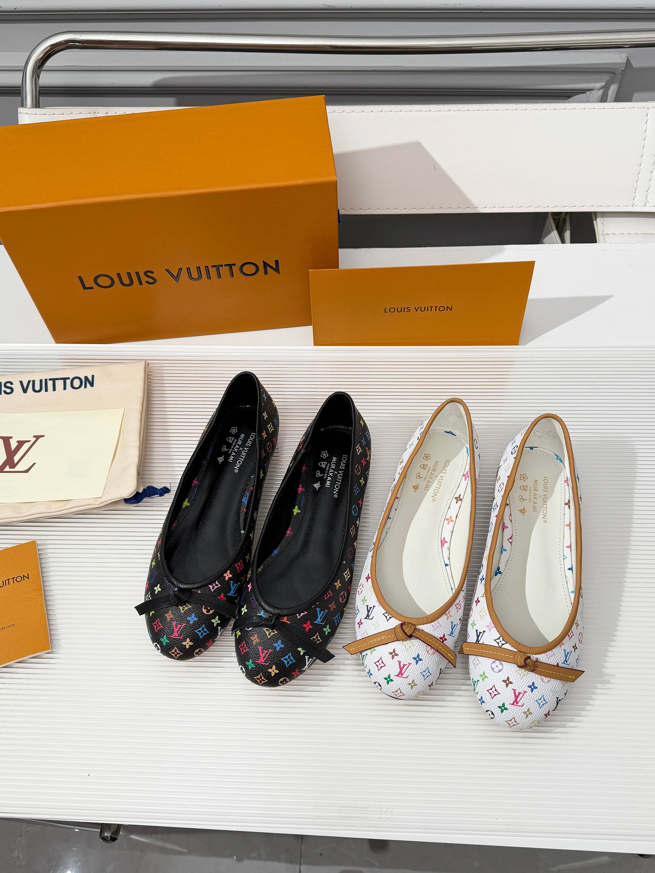 NO:747476,Genuine leather sole Rubber sole 2026 spring style VUITTON LOUI .鿣家￣￣￣￣￣ ★Top version ★Original development Exclusive mold opening ★Size 35/42, single shoes, louis vuitton19860909真皮底 橡胶底 2026春款VUITTON LOUI .馿家￣￣￣￣￣ ★顶级版本  ★原版开发 独家开模 ★码数35/42,单鞋,louis vuitton,Women's Shoes