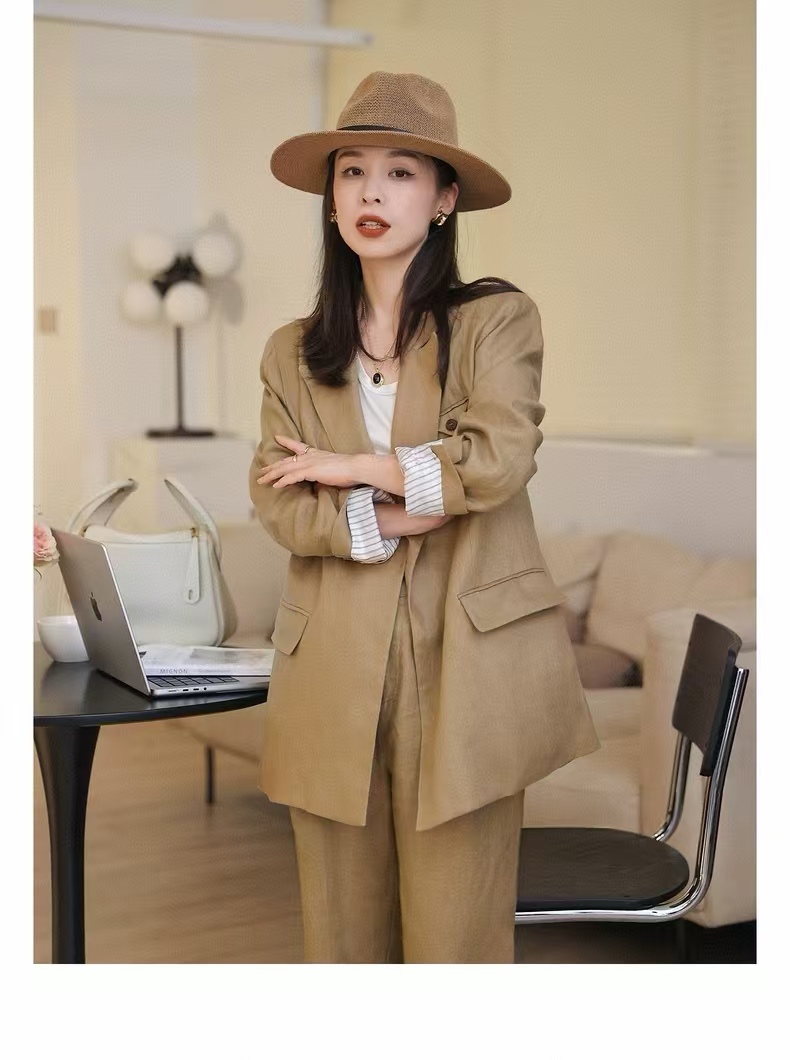 High-Quality Female Suit Sets with Support for Exchange and Packaged BV - 图片 1