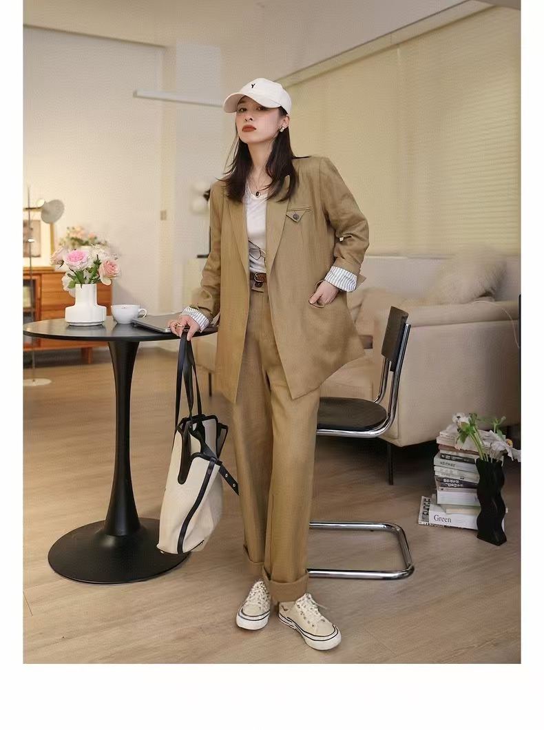 High-Quality Female Suit Sets with Support for Exchange and Packaged BV - 图片 2