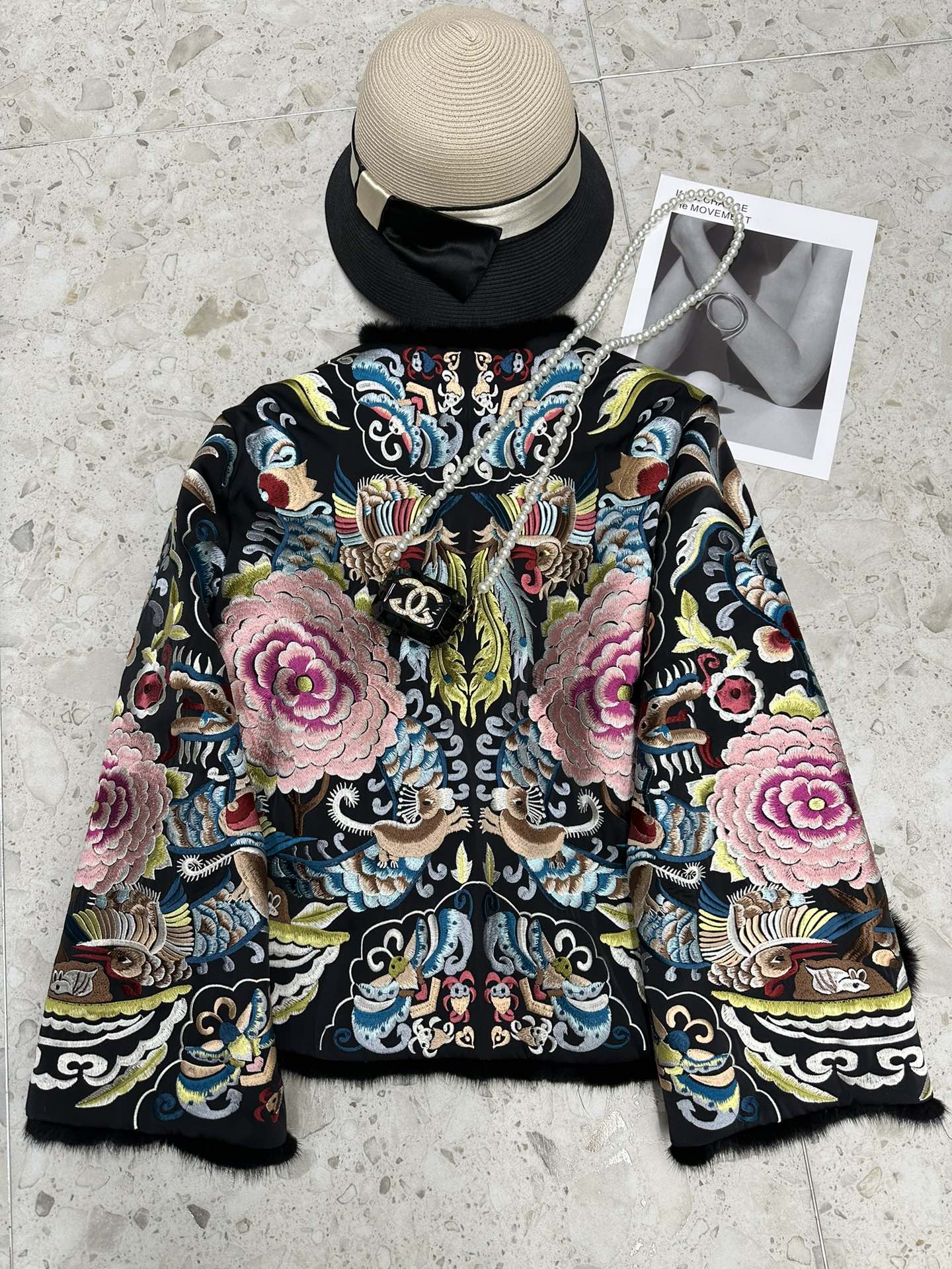 High Quality Women’s Clothes: Dust Bags, Dg Big Solid Pictures, Embroidered Details - 图片 6
