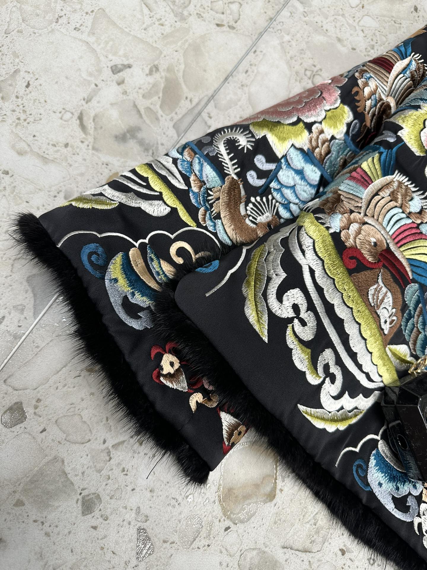 High Quality Women’s Clothes: Dust Bags, Dg Big Solid Pictures, Embroidered Details - 图片 2