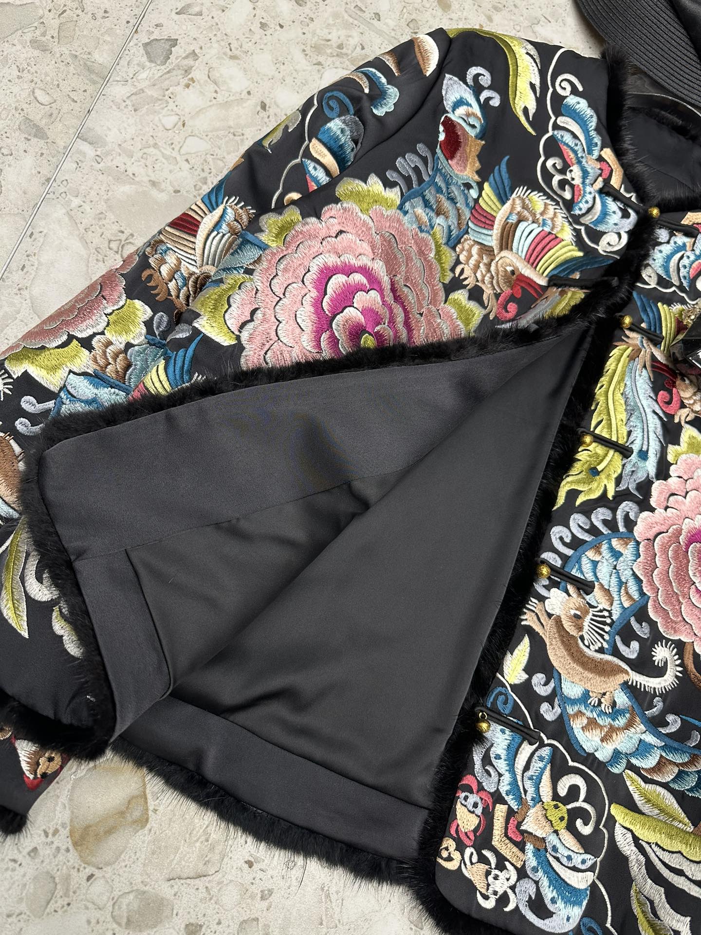 High Quality Women’s Clothes: Dust Bags, Dg Big Solid Pictures, Embroidered Details - 图片 8