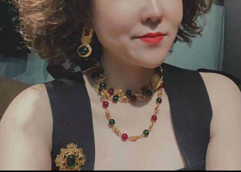 NO:720666,88350, popular Xiaoxiang gold coin glazed long necklace sweater chain, sweaters, necklace, Cartier high-end jewelry1986090988350,爆款 小香金币琉璃长款项链 毛衣链,,sweaters,necklace,卡迪亚高端饰品,Jewelry