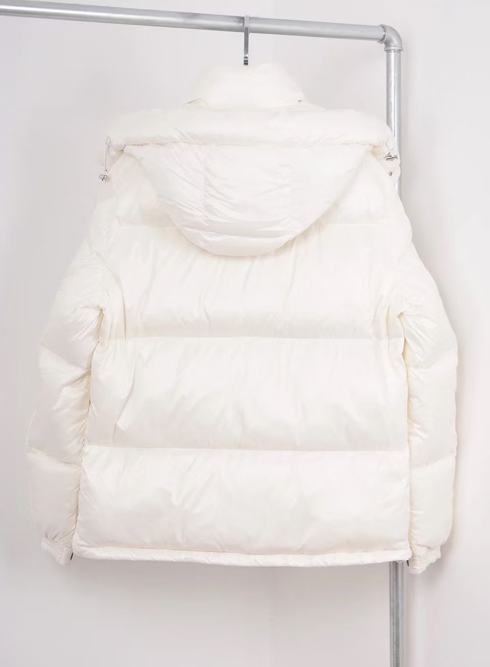 MONCLER蒙口 三色织带羽绒服 - 高級感あふれるデザインと優れた保温性