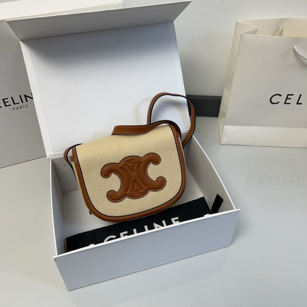（折叠盒⚠️）💰370 Celine帆布马鞍包 自重轻休闲感十足 永远的百搭单品 上身绝美 小仙女值得拥有！ 尺寸：16cm
